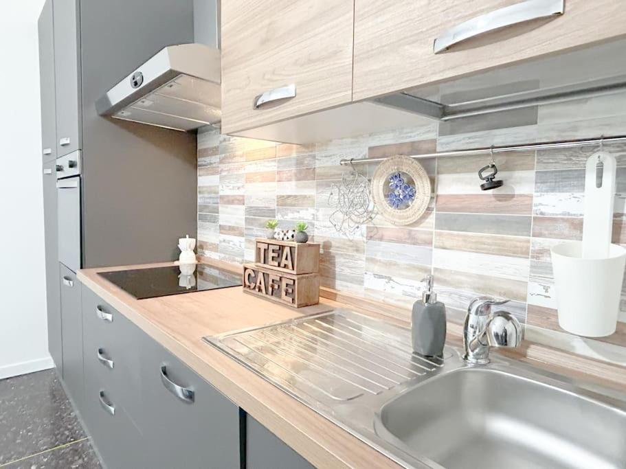شقة Free Parking - Elegante Casa Con Wifi -Smarttv سافونا المظهر الخارجي الصورة